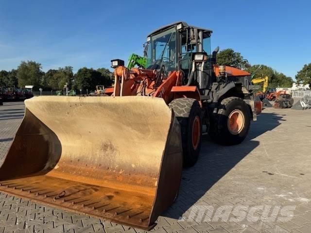 Hitachi ZW 180 Kolesni nakladalci