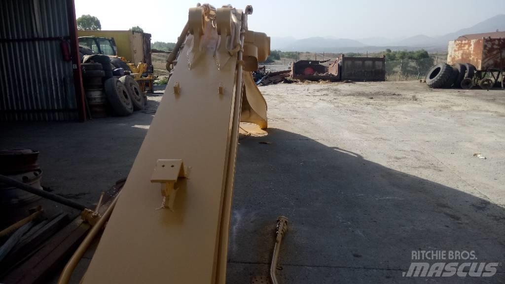 CAT 245 Boom in dipper roke