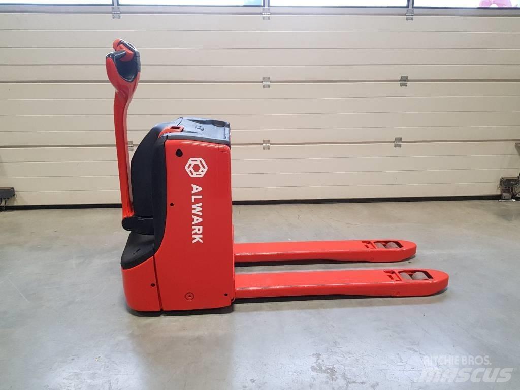 Linde T16 Električni nizko dvižni viličar
