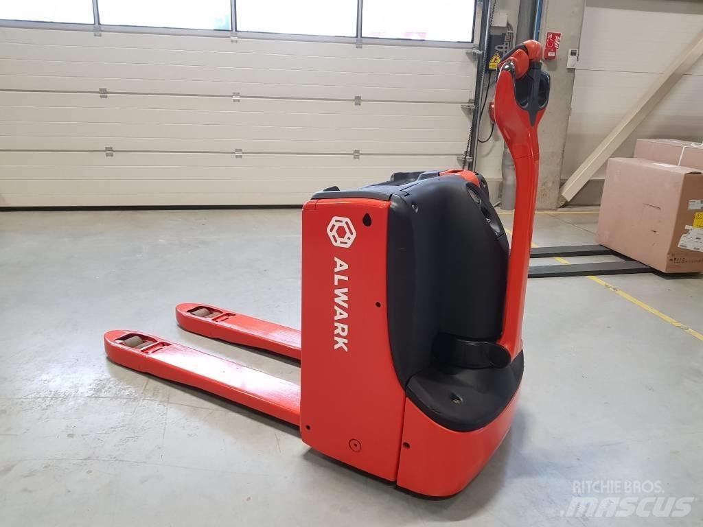 Linde T16 Električni nizko dvižni viličar