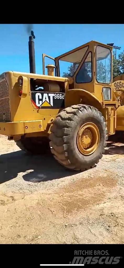 CAT 966C Kolesni nakladalci