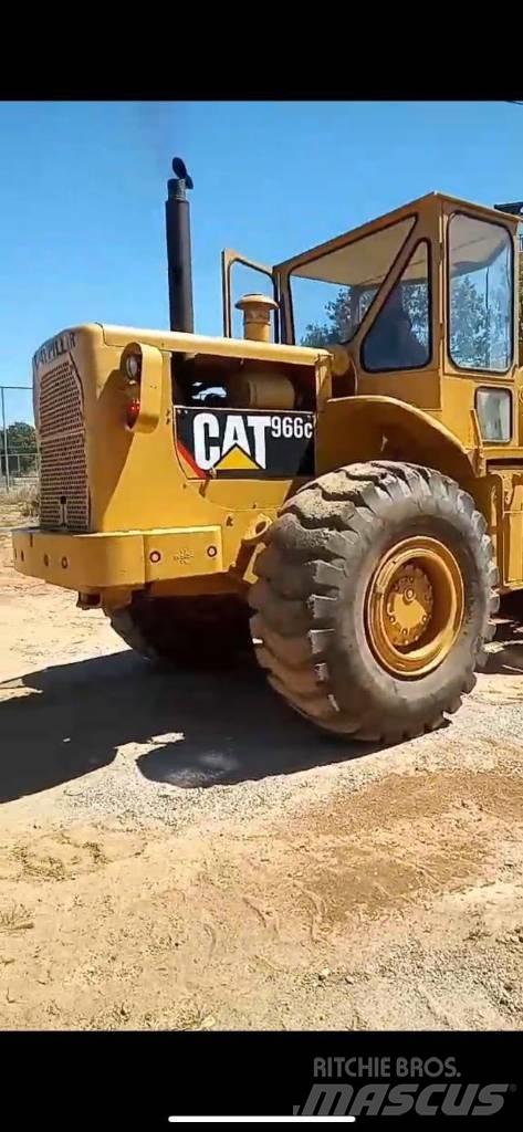 CAT 966C Kolesni nakladalci