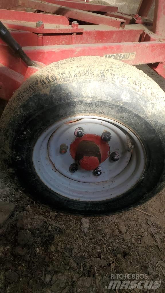 Moreau 3 DENTS Medvrstni kultivatorji