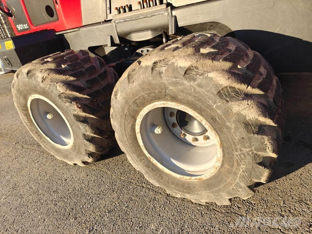 Komatsu 901 XC Harvesterji