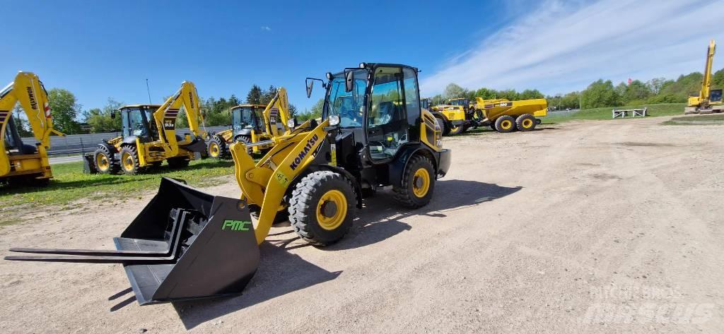 Komatsu WA 70 Kolesni nakladalci