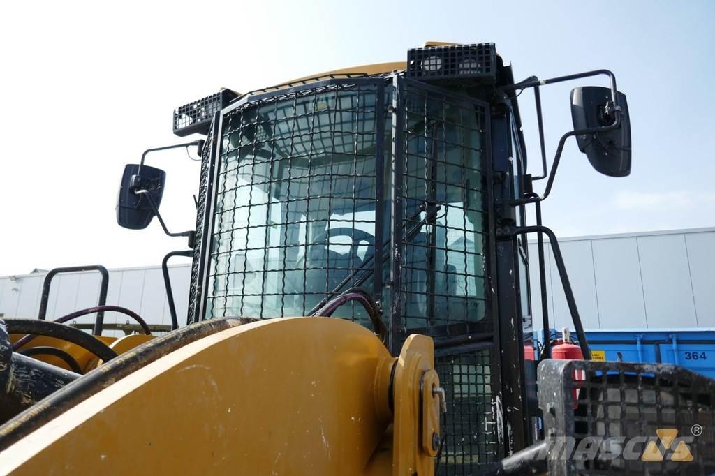 CAT Cab guards Kabine in notranjost