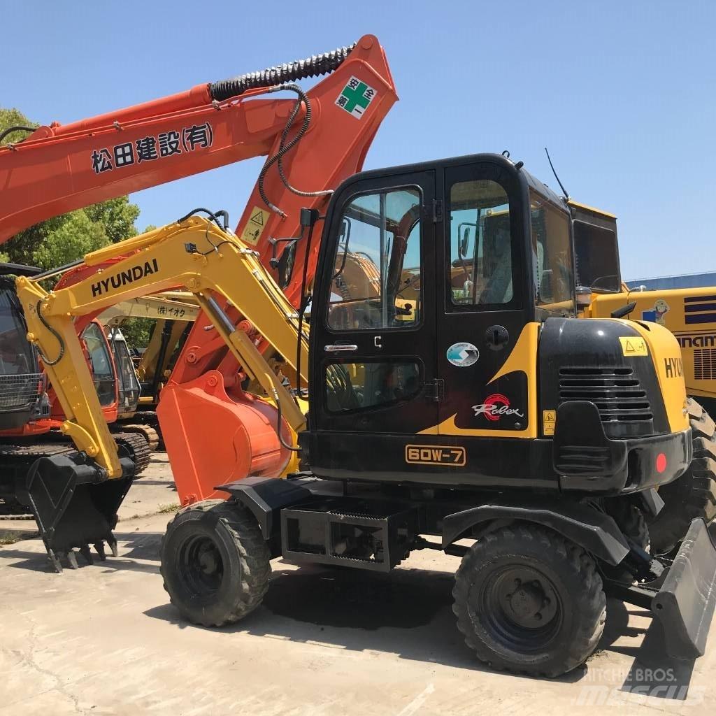 Hyundai 60 W Bagri na kolesih
