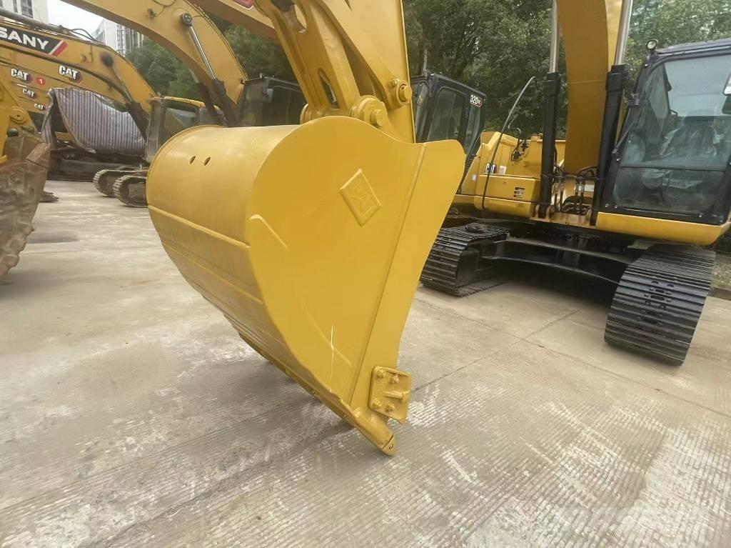 CAT 2021 CAT 323Gx Bagri na kolesih