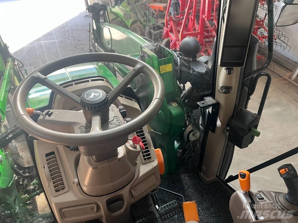 John Deere 6120 M Traktorji