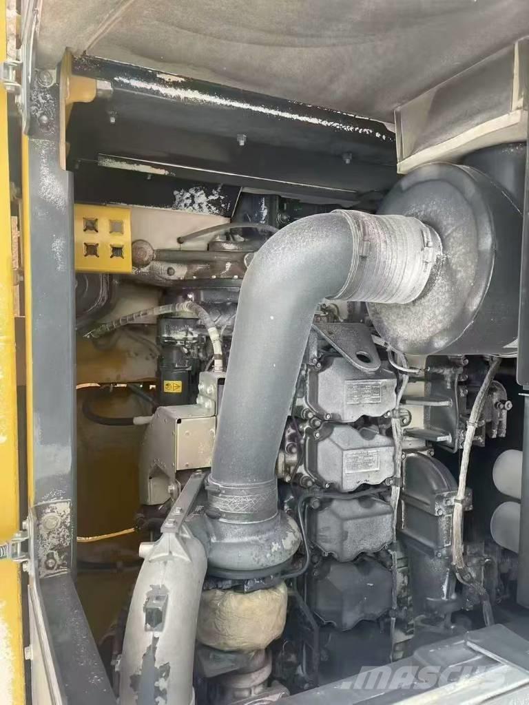 Komatsu pc850 Bagri goseničarji