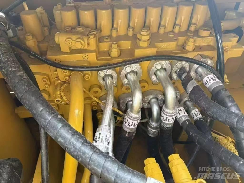 CAT 323GC Bagri goseničarji