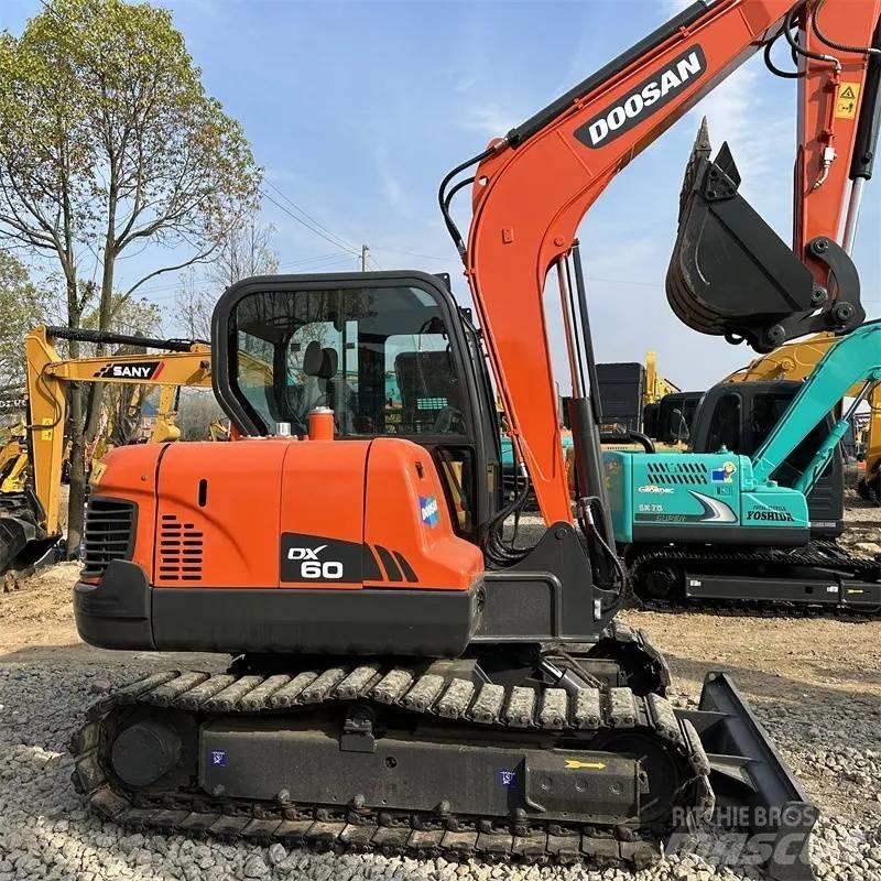Doosan DX 60 Bagri goseničarji