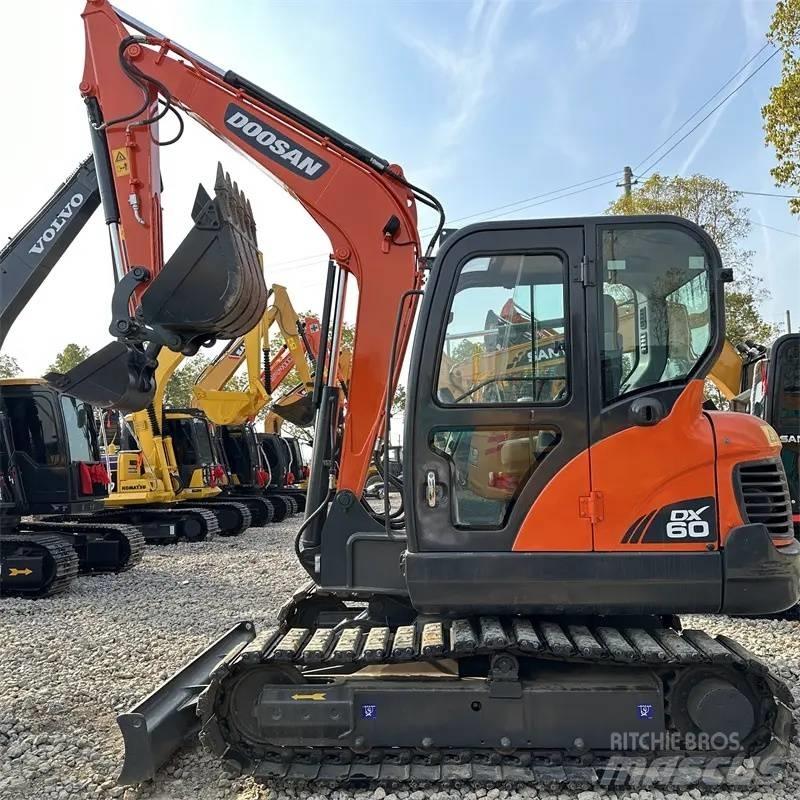 Doosan DX 60 Bagri goseničarji