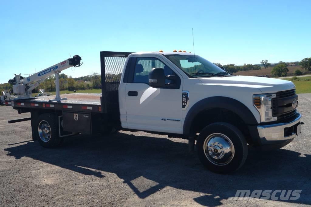 Ford F 550 XL SD Tovornjaki z žerjavom