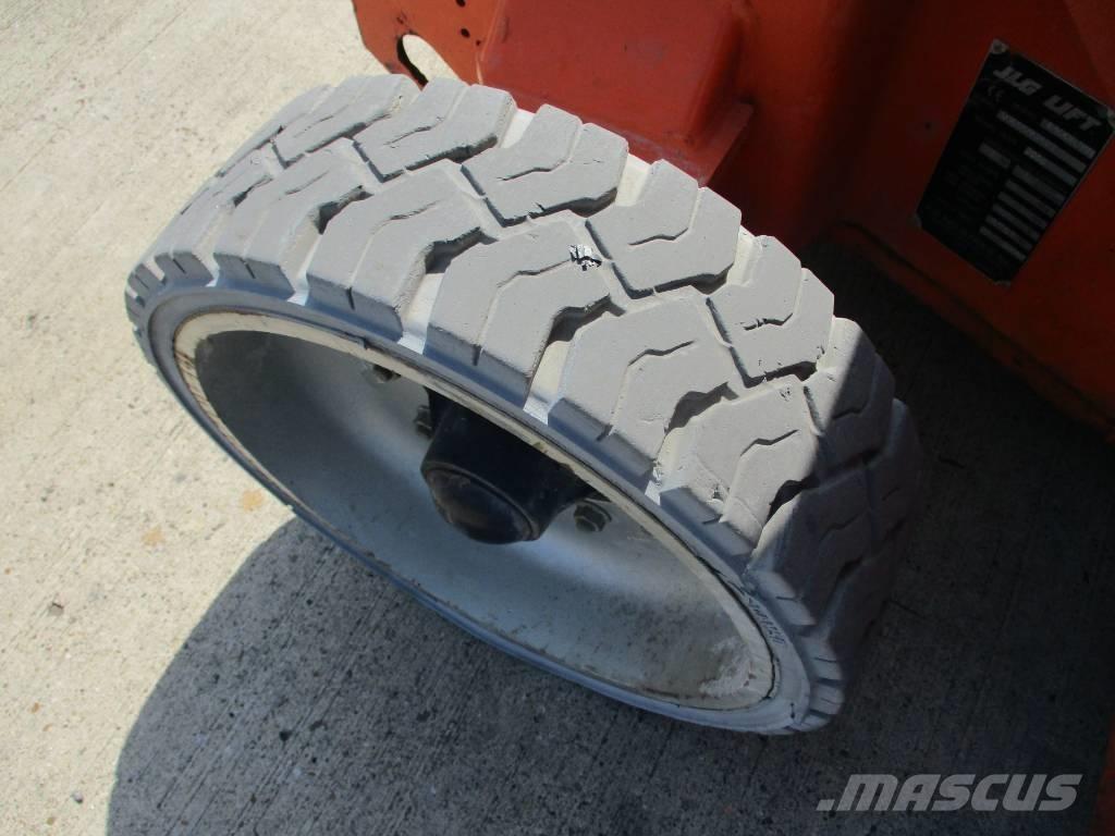 JLG E400 AJPN (687) Zglobne samohodne dvižne ploščadi