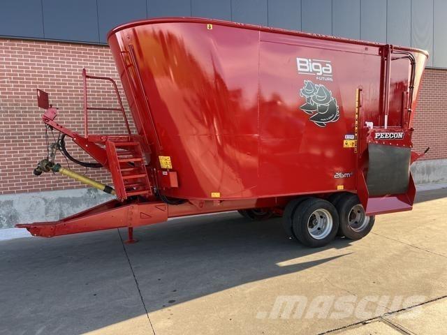 Peecon 26M³ Mešalne hranilnice