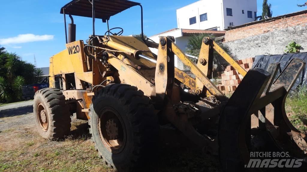 CASE W20B Kolesni nakladalci
