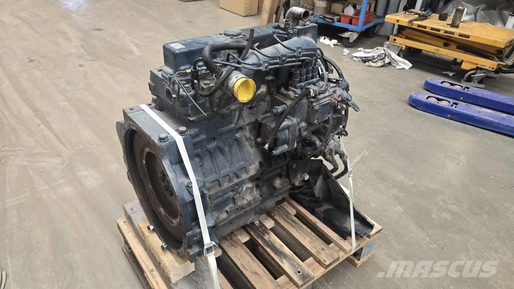 Kubota V 2403 Motorji