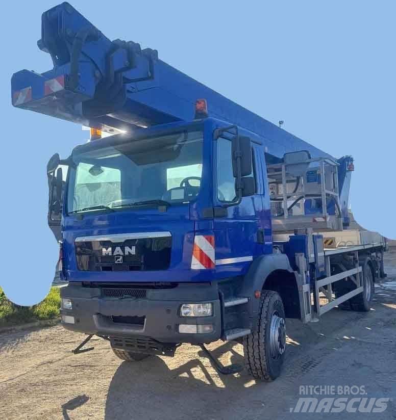 MAN TGM X Avtokošare