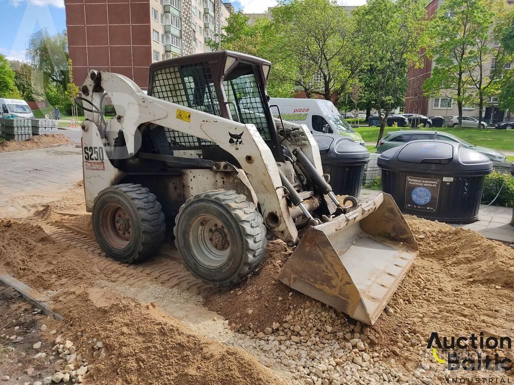 Bobcat S 250 Skid steer mini nakladalci