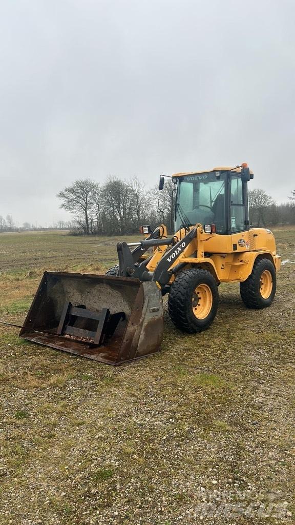 Volvo L 30 G Kolesni nakladalci
