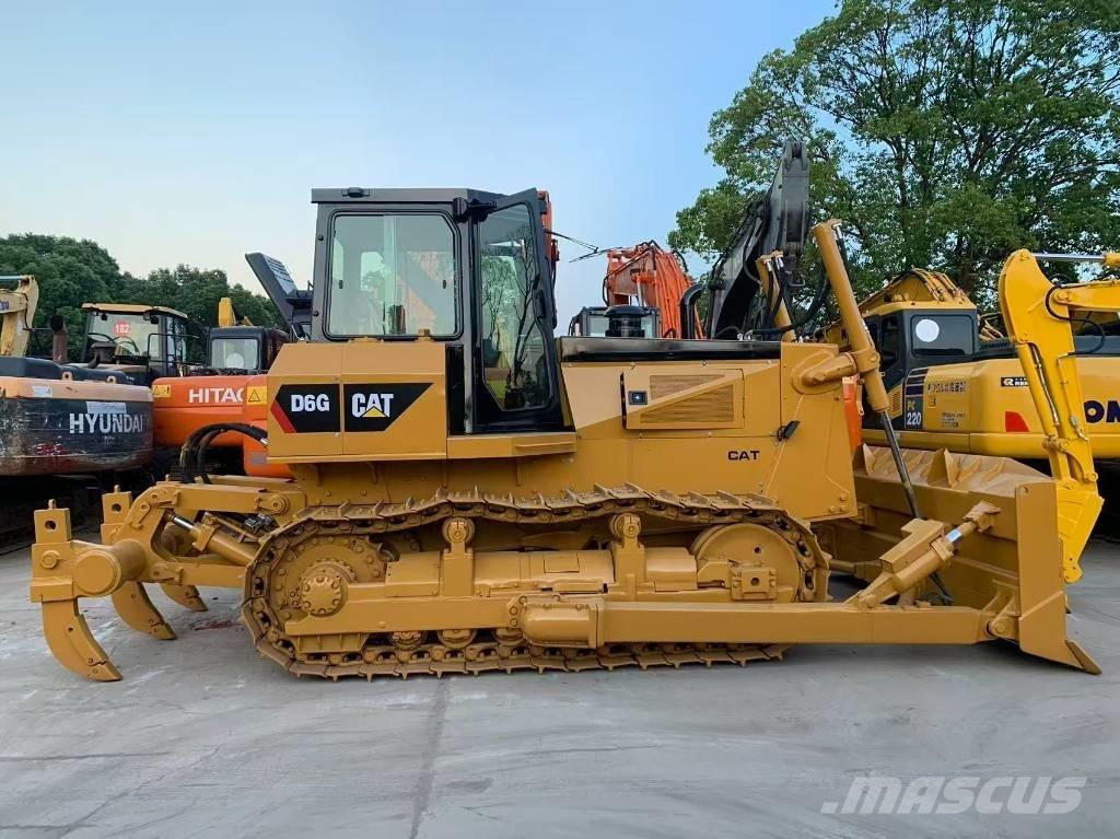 CAT D 6 G Buldožerji goseničarji