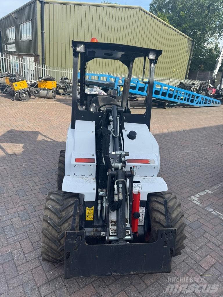 Bobcat L 28 Mini nakladalci