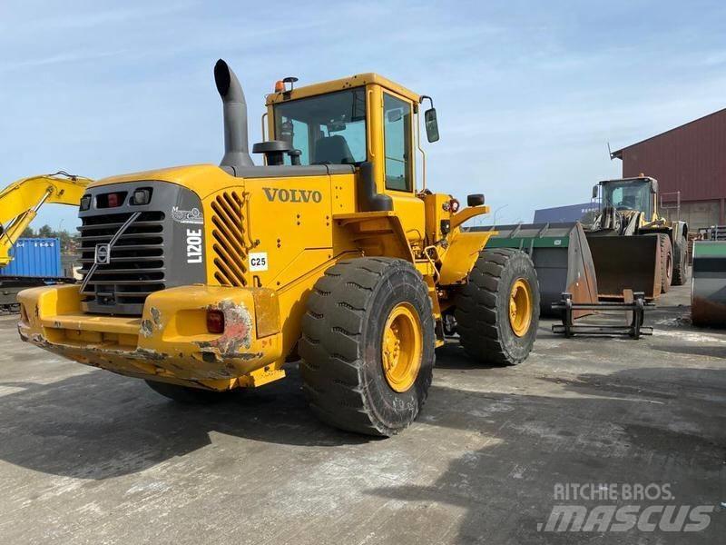 Volvo L 120 E.Ref.10 Kolesni nakladalci