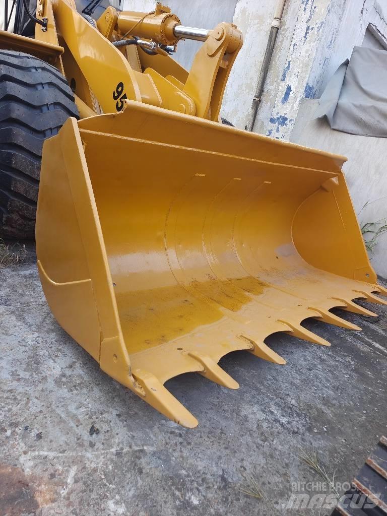 CAT 950 G Kolesni nakladalci