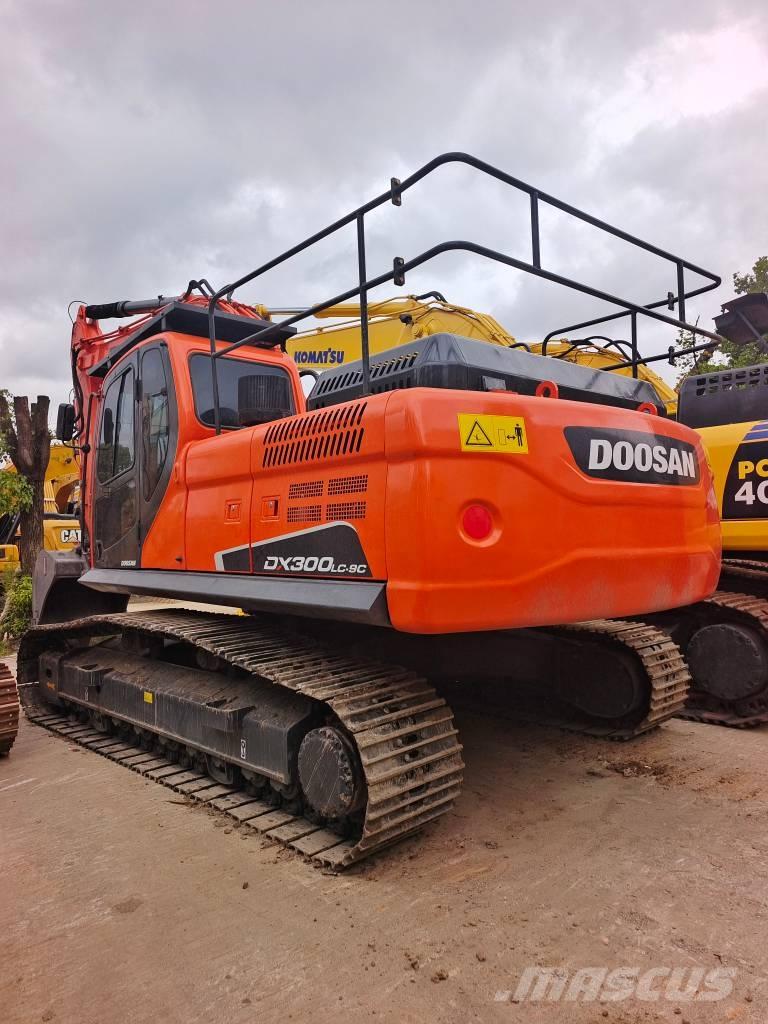 Doosan DX 300LC-9C Bagri goseničarji