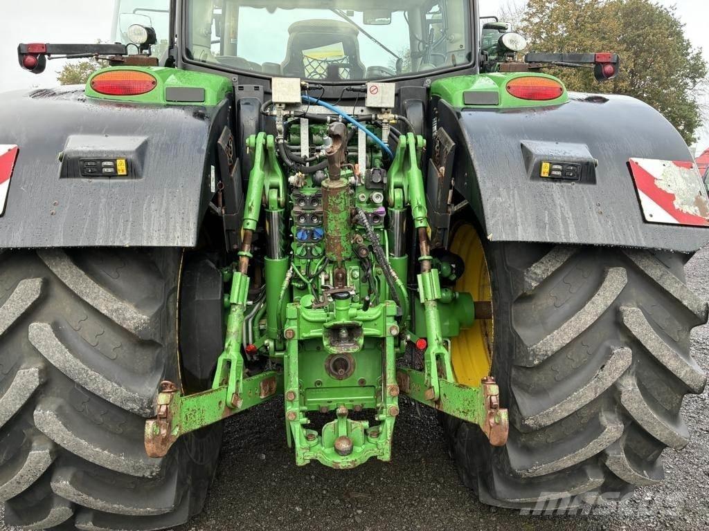 John Deere 6215R Traktorji