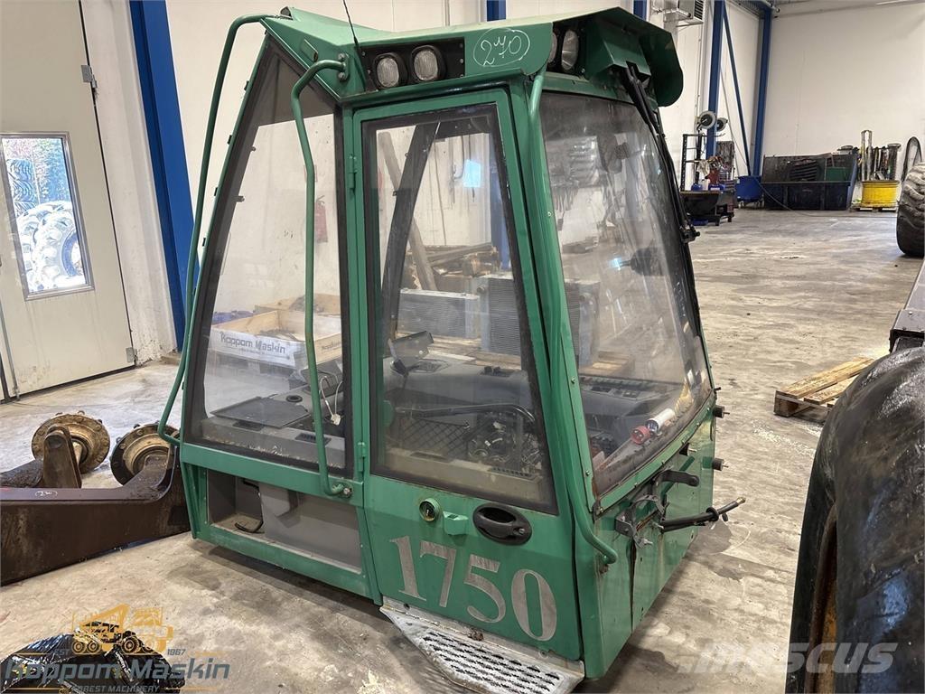 Gremo  Kabine in notranjost