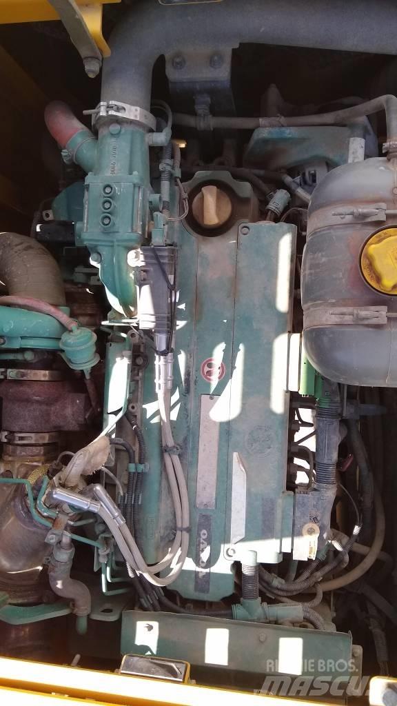 Volvo EC220DL Bagri goseničarji