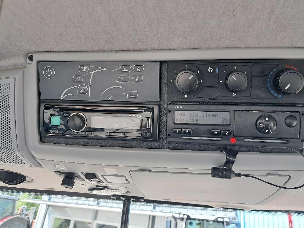Valtra T174E Versu Traktorji