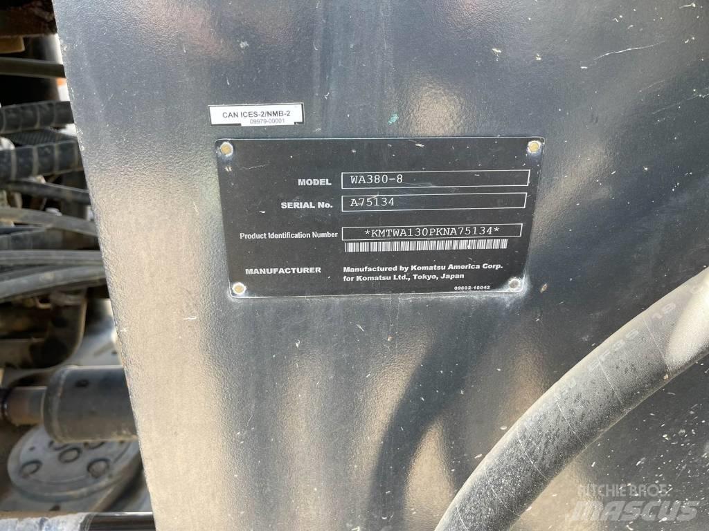 Komatsu WA 380-8 Kolesni nakladalci