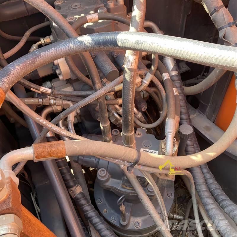 Doosan DX150-9C Bagri goseničarji