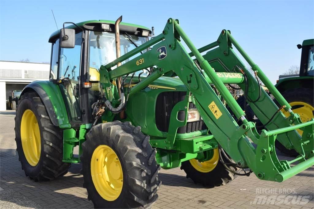 John Deere 6220 Traktorji