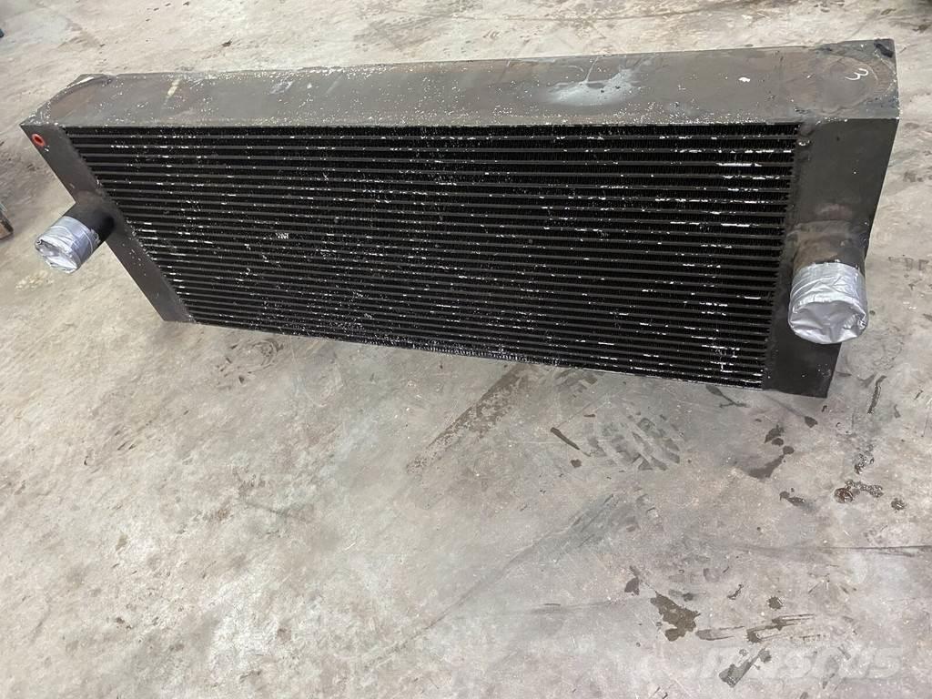 Liebherr A934C Radiatorji