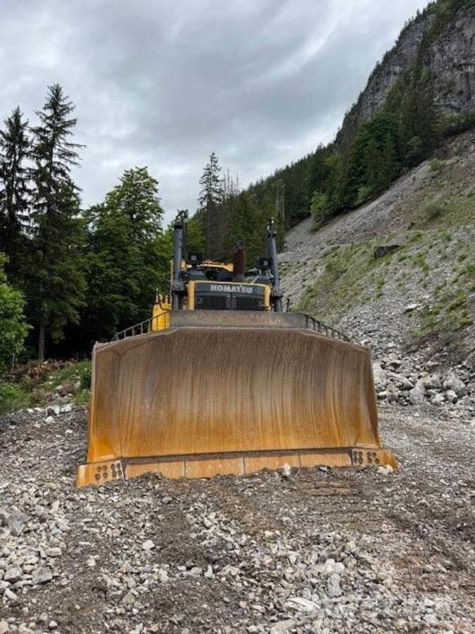 Komatsu D375A-8 Buldožerji goseničarji