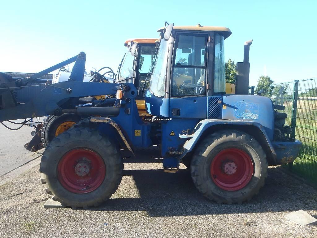 Volvo BM L45 defekt Kolesni nakladalci