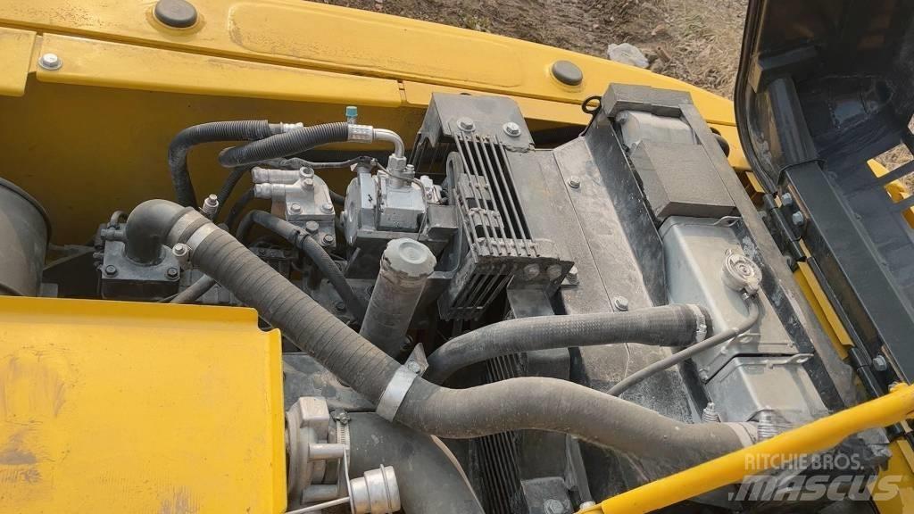 Komatsu PC 130 Bagri goseničarji