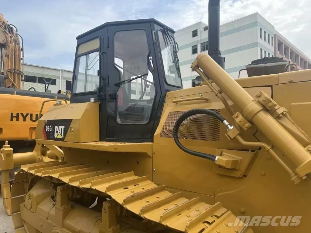 CAT D 6 G Buldožerji goseničarji