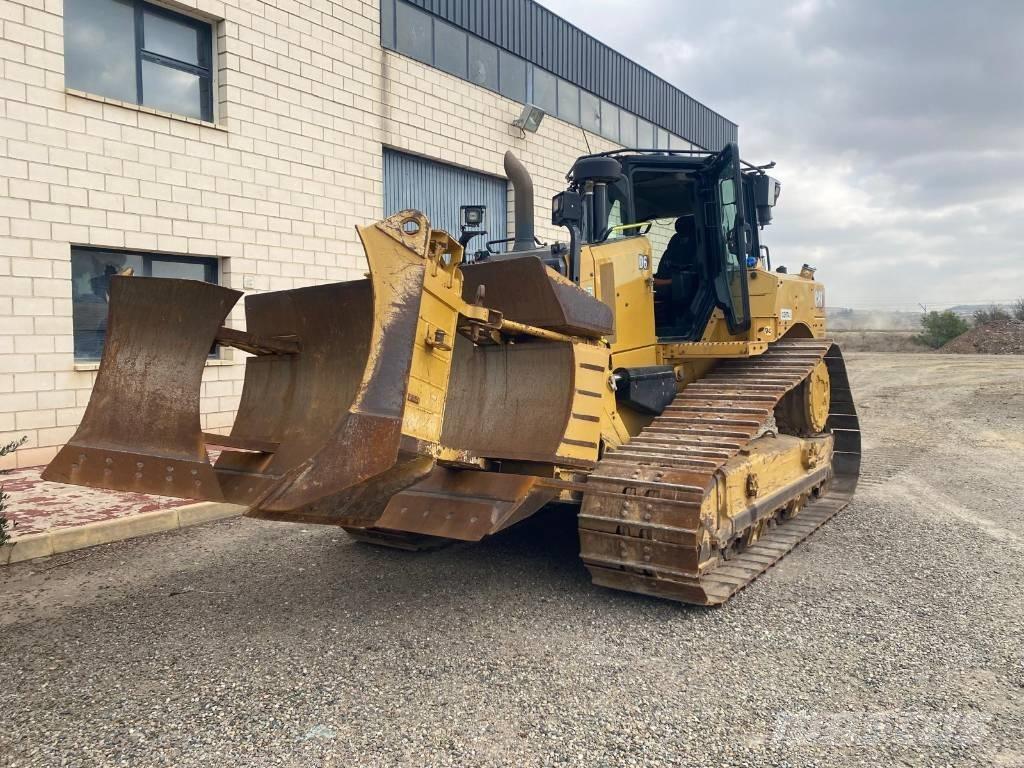 CAT D 6 Buldožerji goseničarji