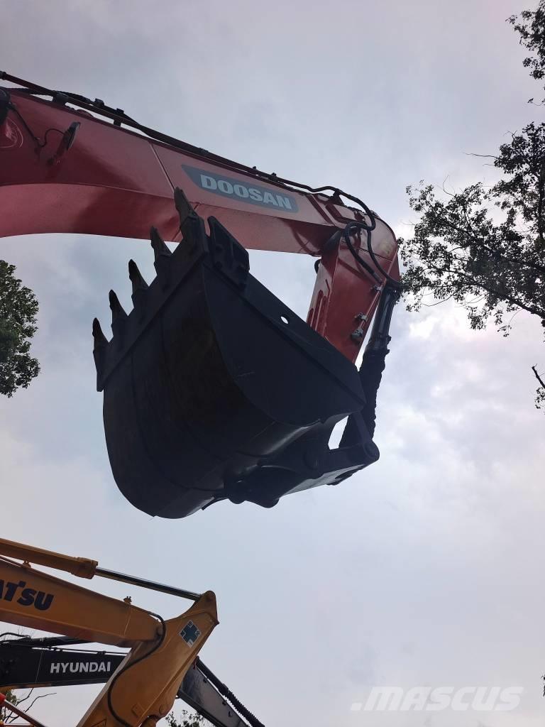 Doosan DX 225 LCA Bagri goseničarji