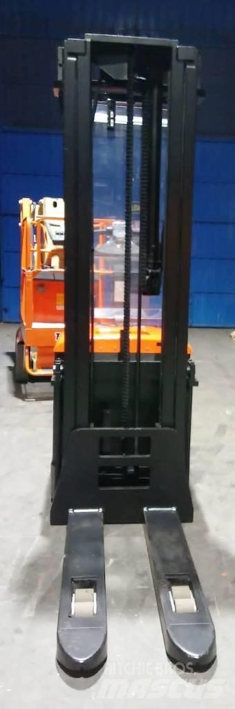 BT SPE 160 Ročni električni viličar