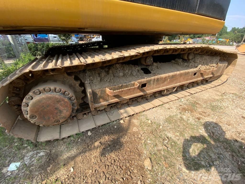 CAT 324D Bagri goseničarji