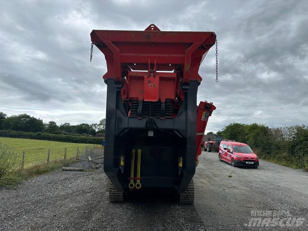 Sandvik QJ 241 Mobilni drobilniki