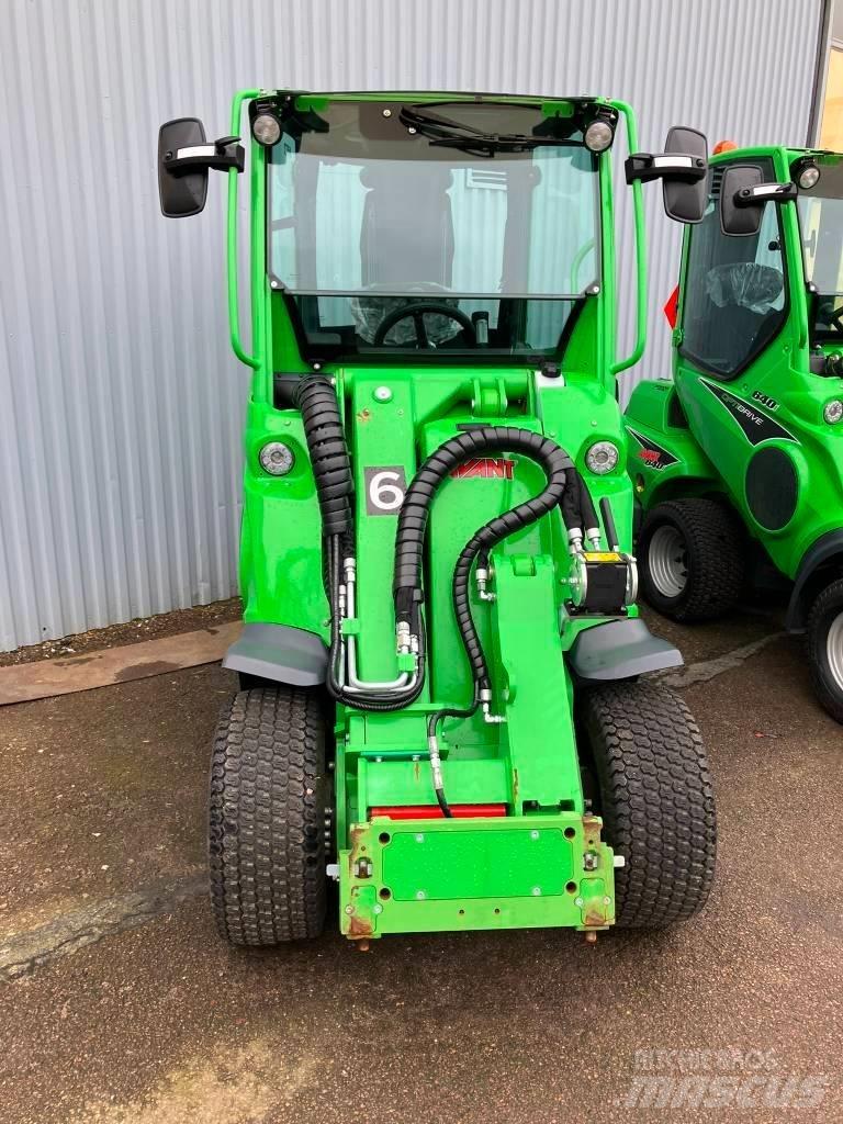 Avant 640i Skid steer mini nakladalci