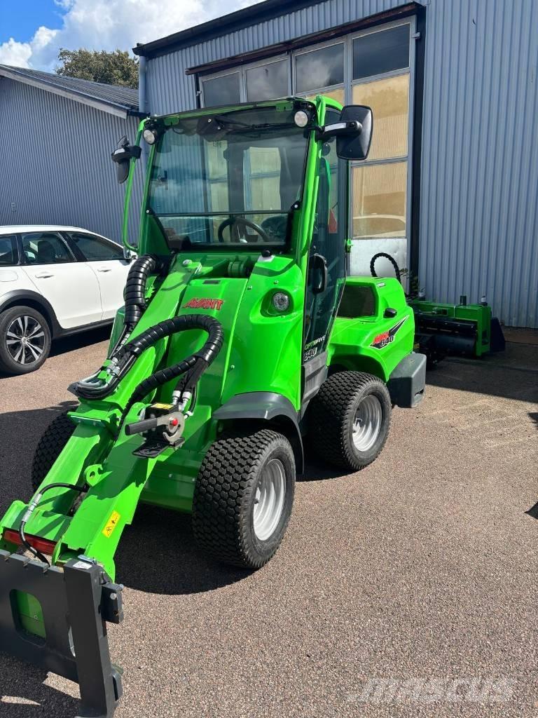 Avant 640i Skid steer mini nakladalci