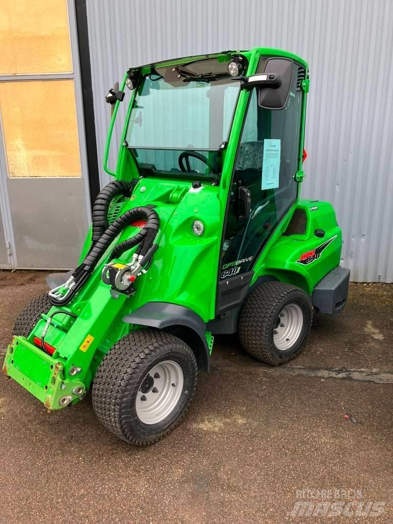 Avant 640i Skid steer mini nakladalci